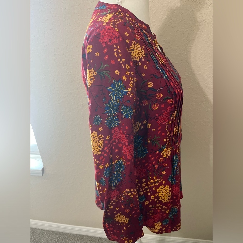 Anthropologie Maeve Red Floral Viscose Button Printed Pintucked Blouse Sz S - Picture 3 of 8